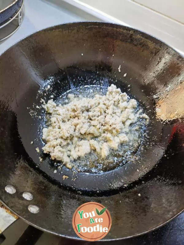 Stir fried meat with onions and chili peppers