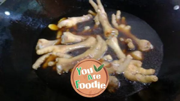 Stewed chicken feet