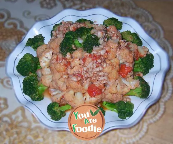 Fried double flowers with minced tomato and meat