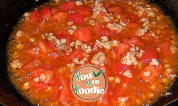 Fried double flowers with minced tomato and meat