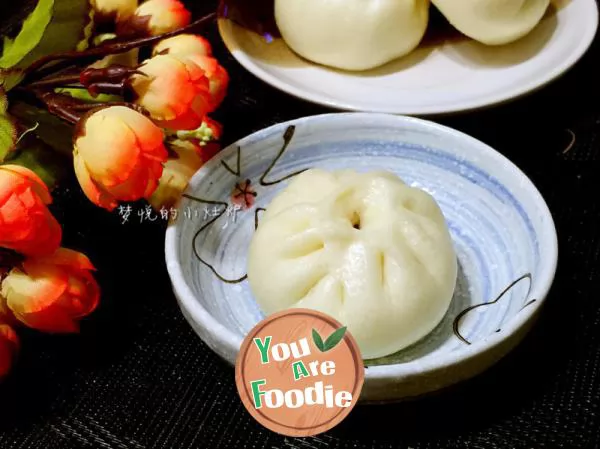 Baozi Stuffed with Red Bean Paste