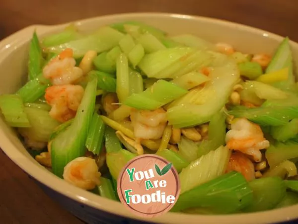 Shrimp with celery and cashew nuts