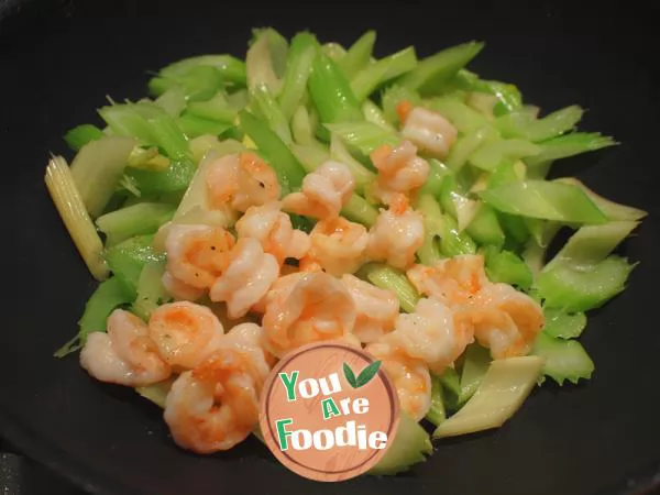 Shrimp with celery and cashew nuts