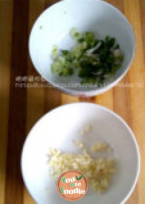 Stir fried ear root with clear fat vegetables