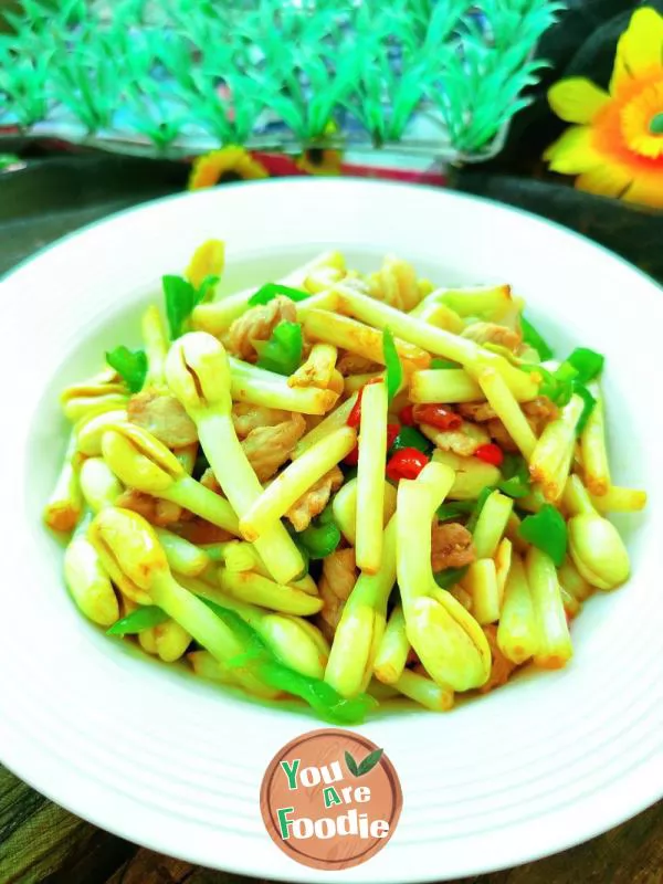 Fried meat with peanut sprouts