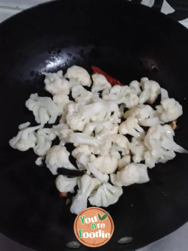 Stir fried agaric cauliflower