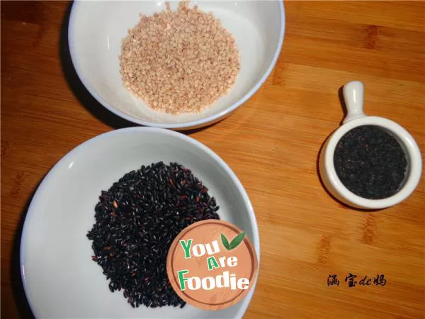 Sorghum rice black rice sesame paste