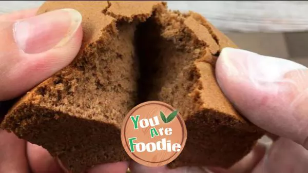Cocoa ancient early cake has a delicate taste like clouds, and the cocoa taste is super rich.