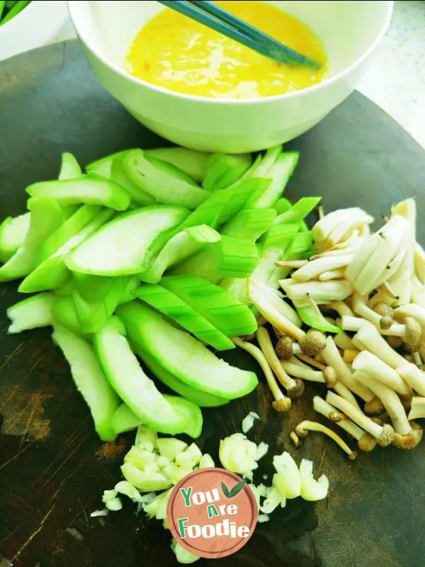 Egg towel gourd soup