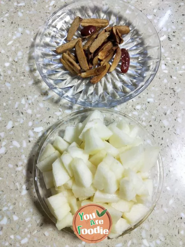 Snow Pear Soup with White Fungus and Lily