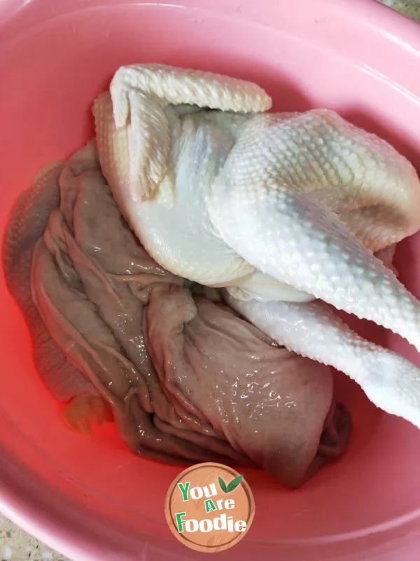 Chicken Soup with Pork Tripe and Lotus Seeds