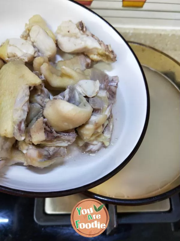 Chicken Soup with Pork Tripe and Lotus Seeds