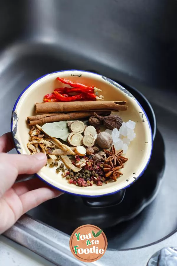 Tomato beef noodles