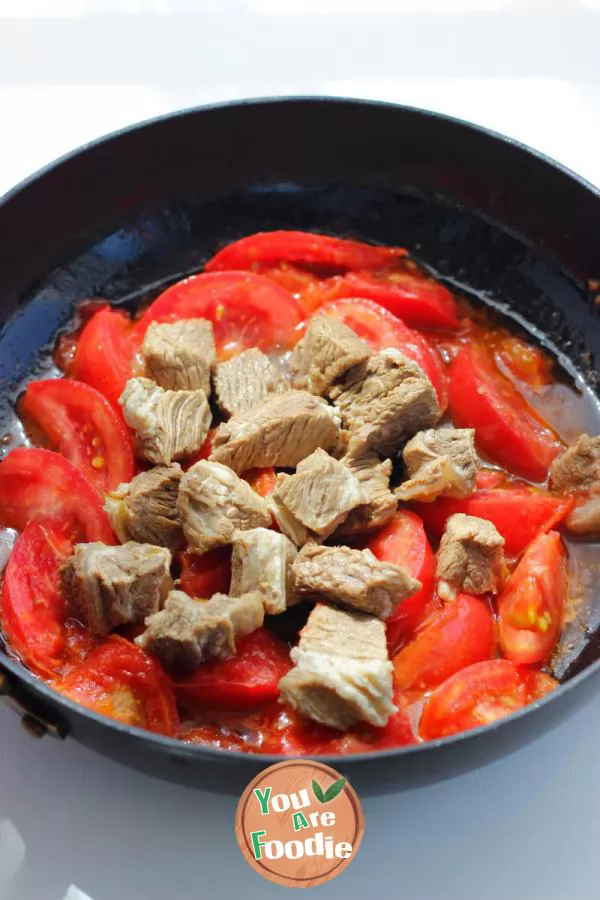 Tomato beef noodles