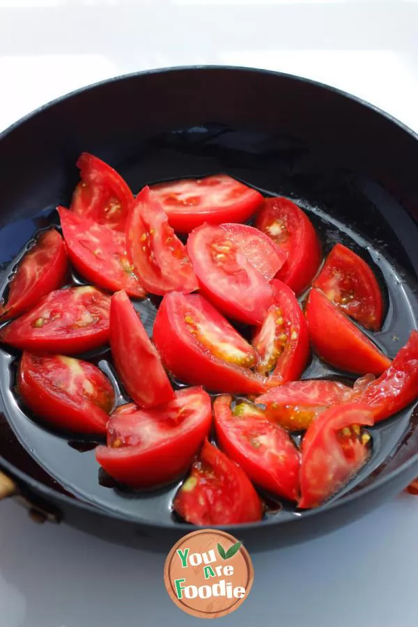 Tomato beef noodles