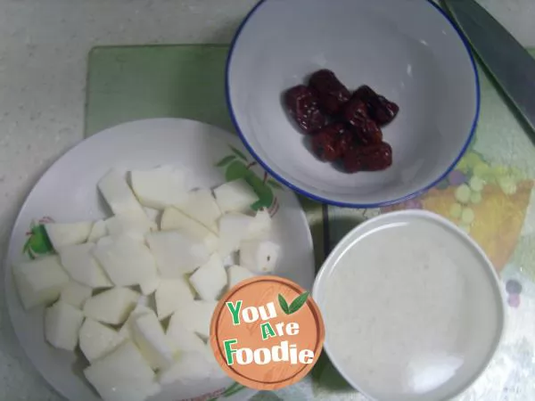 Yam glutinous rice and jujube porridge