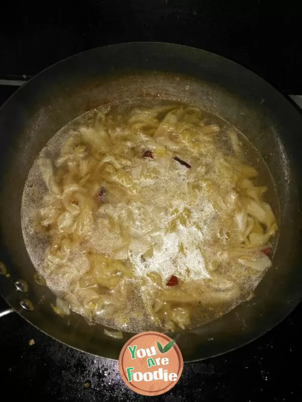 Spicy pork slices with pickled cabbage