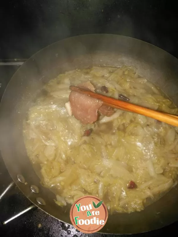 Spicy pork slices with pickled cabbage