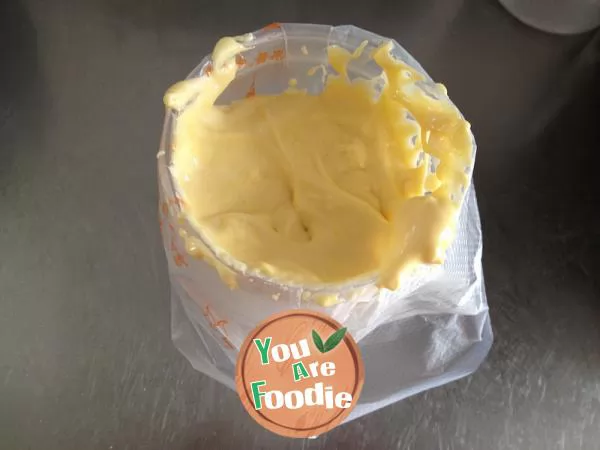 Egg yolk biscuit