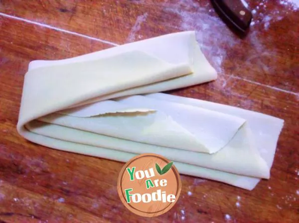 Full of love -- two color hand rolling noodles with meat sauce