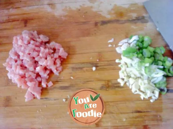 Full of love -- two color hand rolling noodles with meat sauce