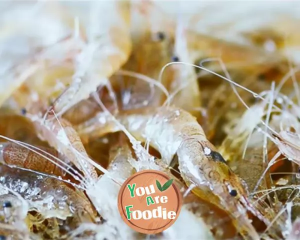 Thai steamed white shrimp that can be eaten even with shrimp shells