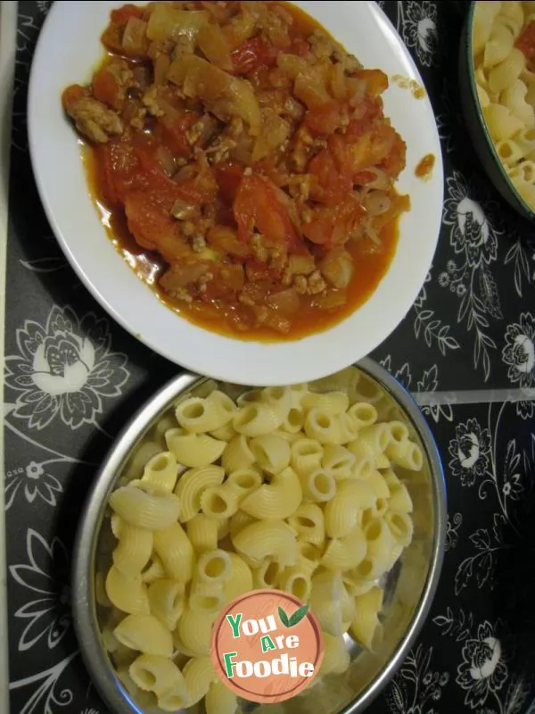 Macaroni-with-minced-meat-sauce