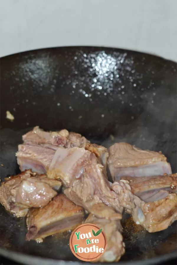 [braised pork ribs]