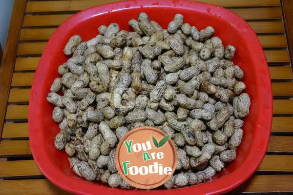 peanuts cooked with five-spice powder