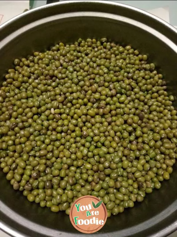 Homemade mung bean stuffing