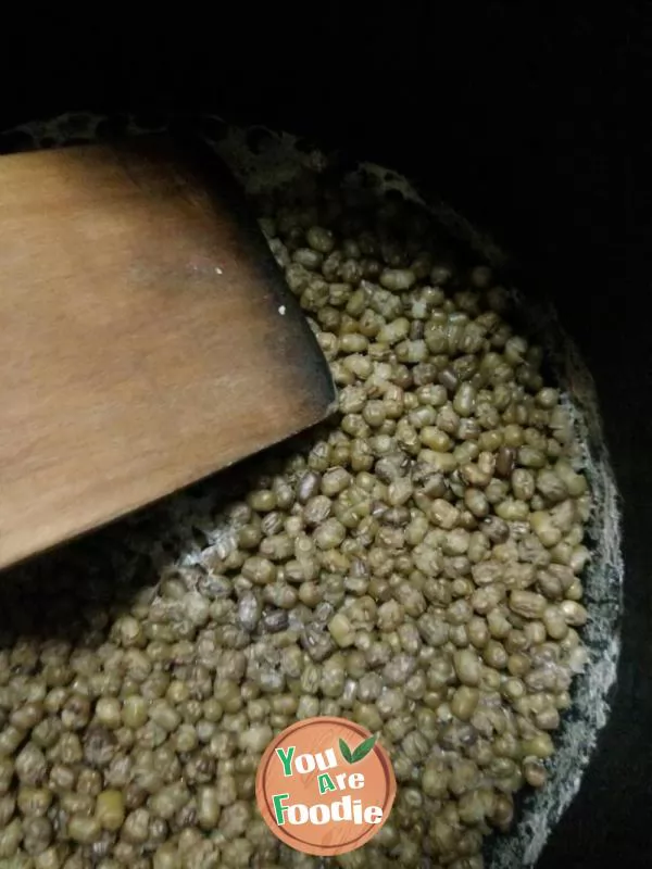 Homemade mung bean stuffing