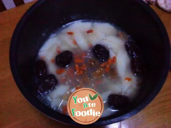 Invigorating the spleen and kidney -- Chinese yam and chestnut porridge