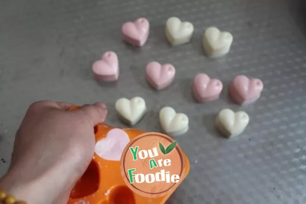 [tomato recipe] handmade Valentine's Day chocolate in heart-shaped box - Handmade with more love