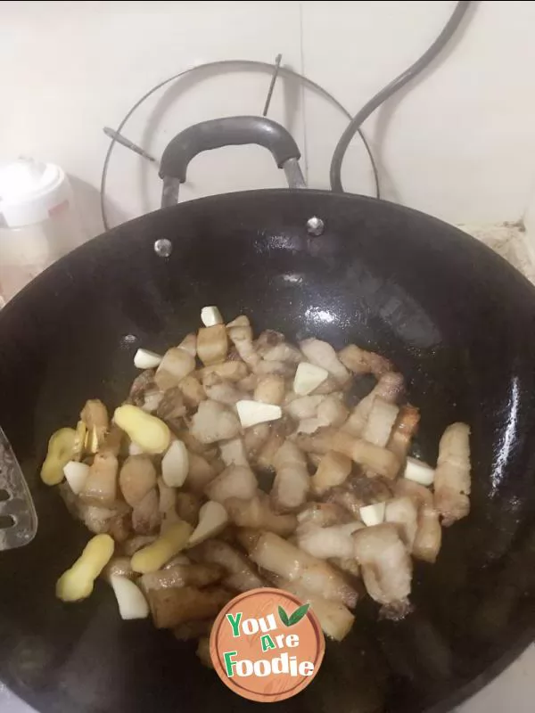 Braised pork with bamboo shoots