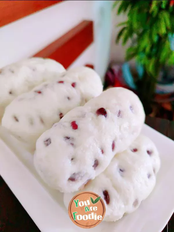 Milk-flavored-red-bean-roll