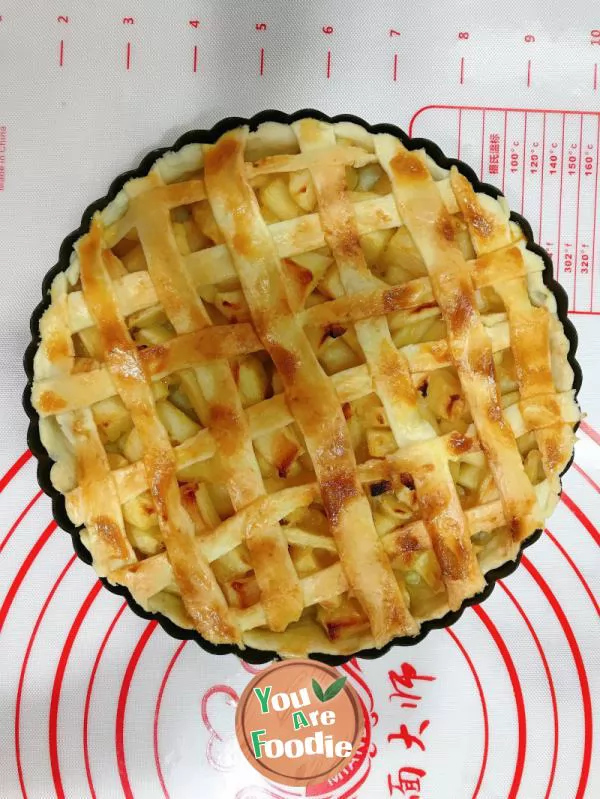 Christmas apple pie