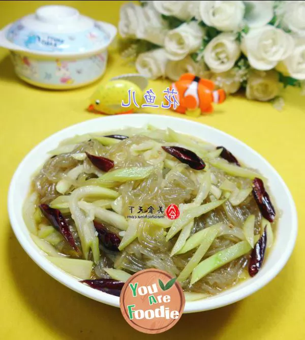 Fried vermicelli with night flowers