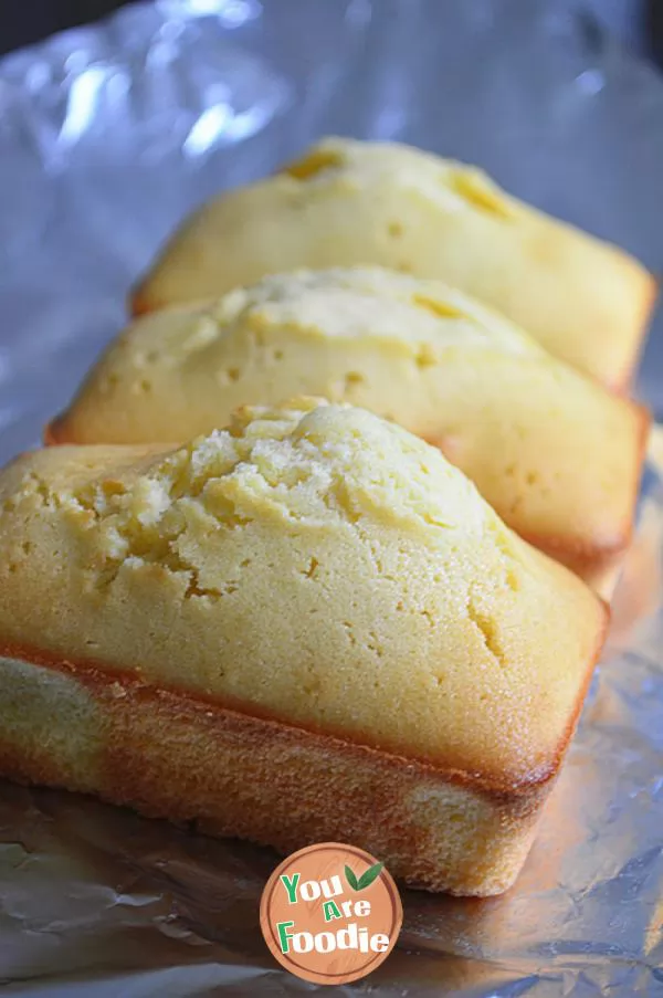 Delicious sandwich -- heavy butter cake toast