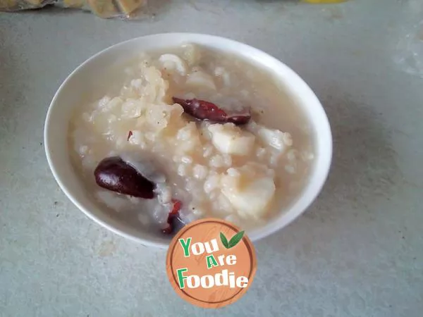 Jujube and Tremella rice porridge