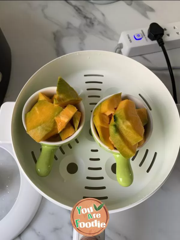 Baby pumpkin steamed cake