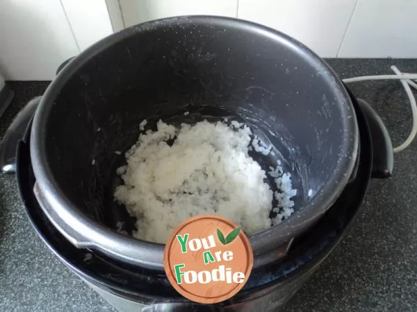 Nourishing Yin, moistening dryness, supplementing qi and promoting body fluid -- [soybean milk jujube porridge]