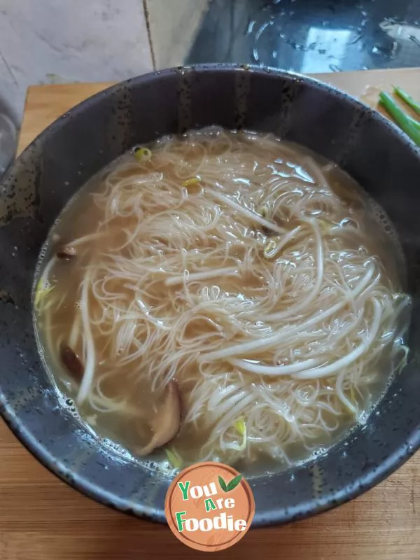 Rice noodle soup