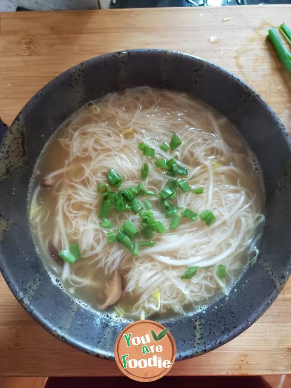 Rice noodle soup