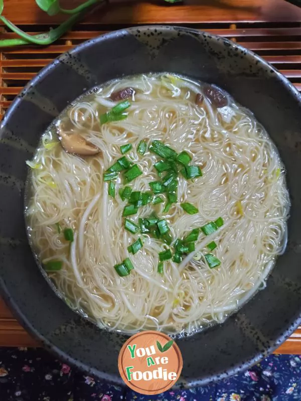 Rice noodle soup