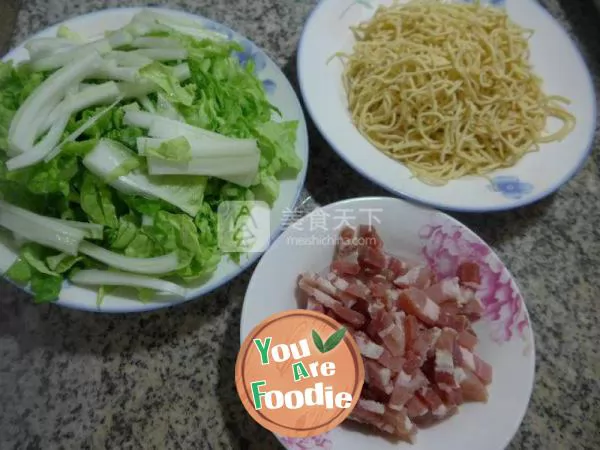 Boiled shredded cabbage with bacon