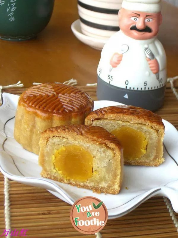 Lotus seed yolk moon cake