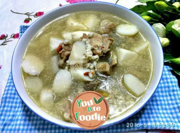 Yam and barley spareribs soup