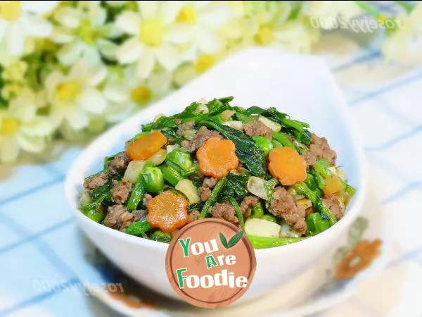 Pickled mustard with minced beef and green beans