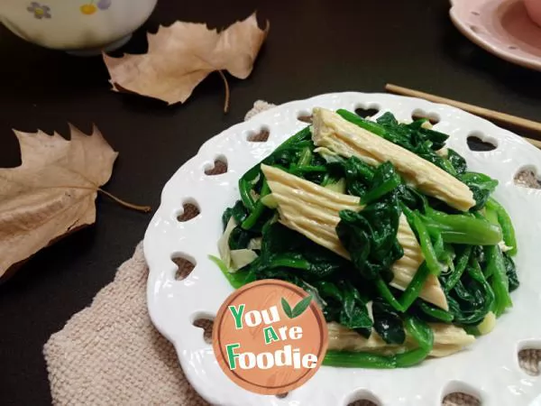 Mixed spinach with preserved beancurd