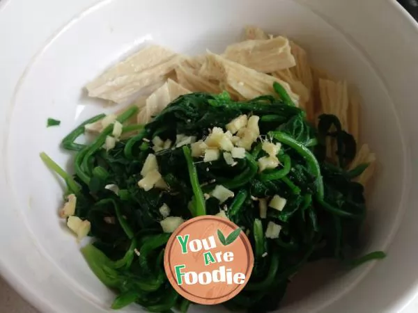 Mixed spinach with preserved beancurd